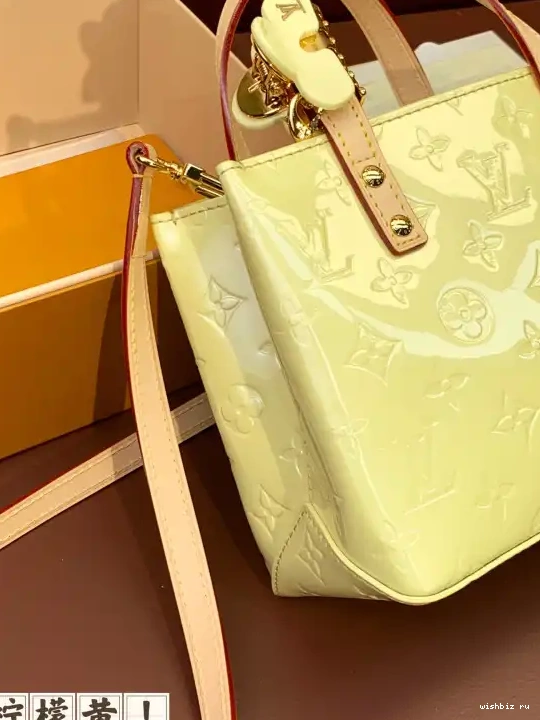 WIS PM Reade VUITTON LOUIS 0518